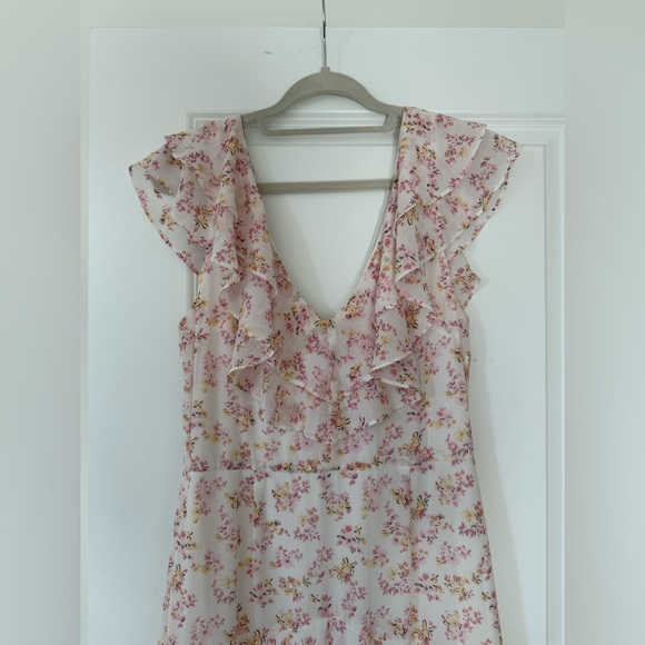 Wayf Floral Tiered Ruffle Dress in Pink Mauve Ditsy - Picture 3 of 7